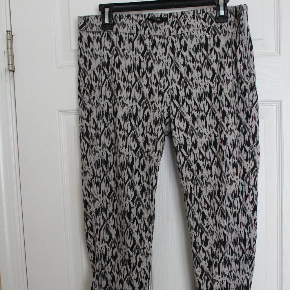 H&M Slim-fit ankle pants with pattern